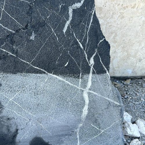 Mármol negro marquina busardeado . Con y sin sellador SUP250